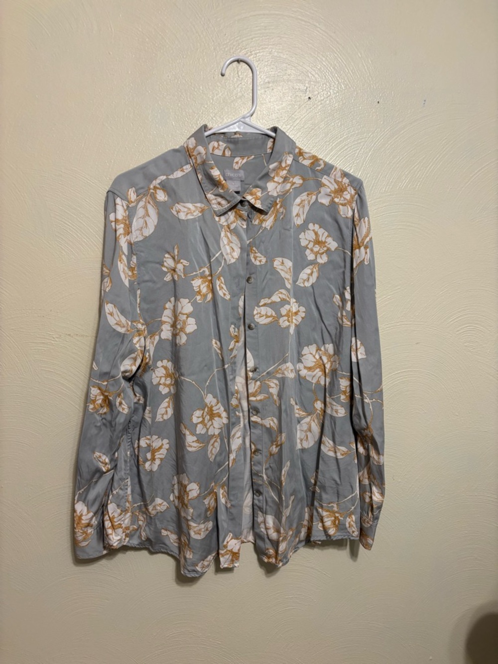 Chico’s Floral Blouse Size 3 XL Gray Tan Button Front Soft Modal Long Sleeve